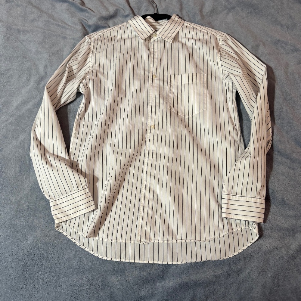 Uniqlo stripes button down shirt